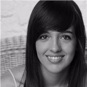 Profesora de fotografía, apasionada por el mundo de la imagen. Con conocimientos adaptados para todas las edades. Aprende divirtiéndote.